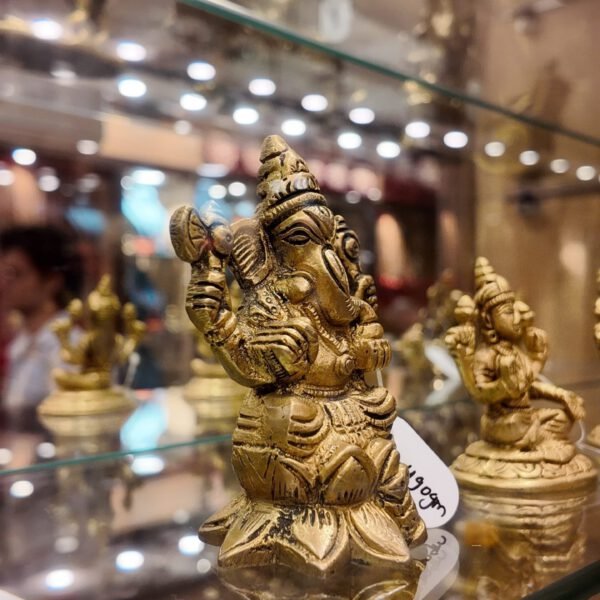 Chakravartiya Lord Ganesha Idol