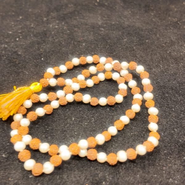 Round White Sandalwood Beads – 15mm